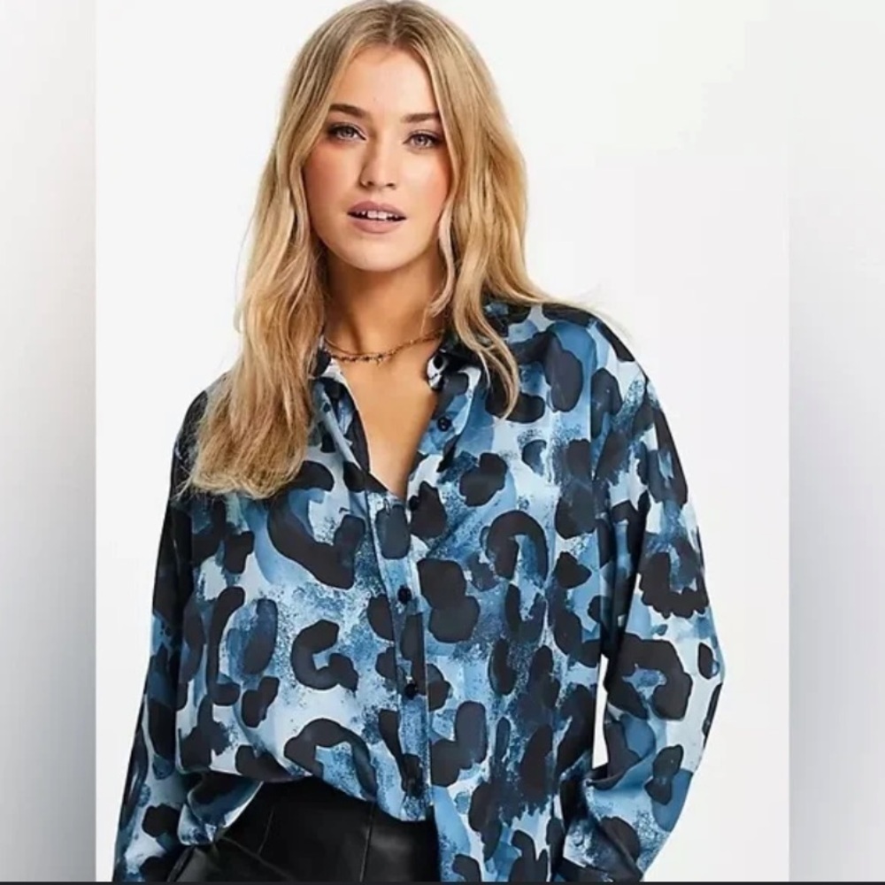 NWT Topshop Satin Blue Animal Print Button Down